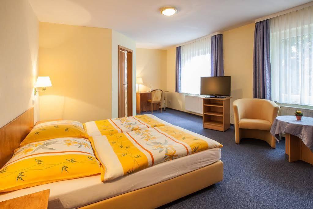 Hotel-Restaurant Zur Linde Altenmedingen Экстерьер фото